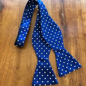 Saddlebred: Navy Bow Tie
